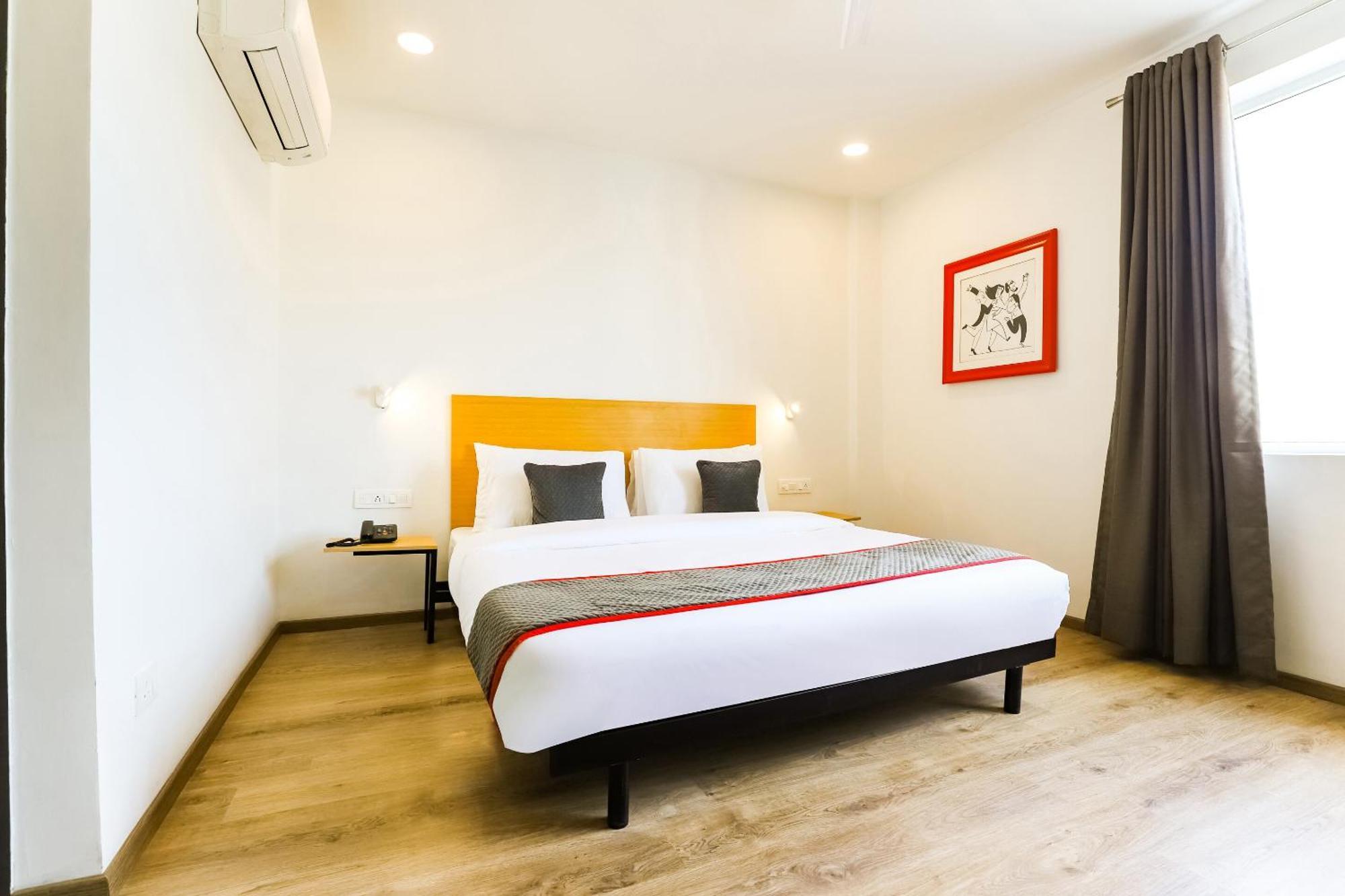 Townhouse Prithvi Resort Near Phoenix Palassio ラクナウ エクステリア 写真