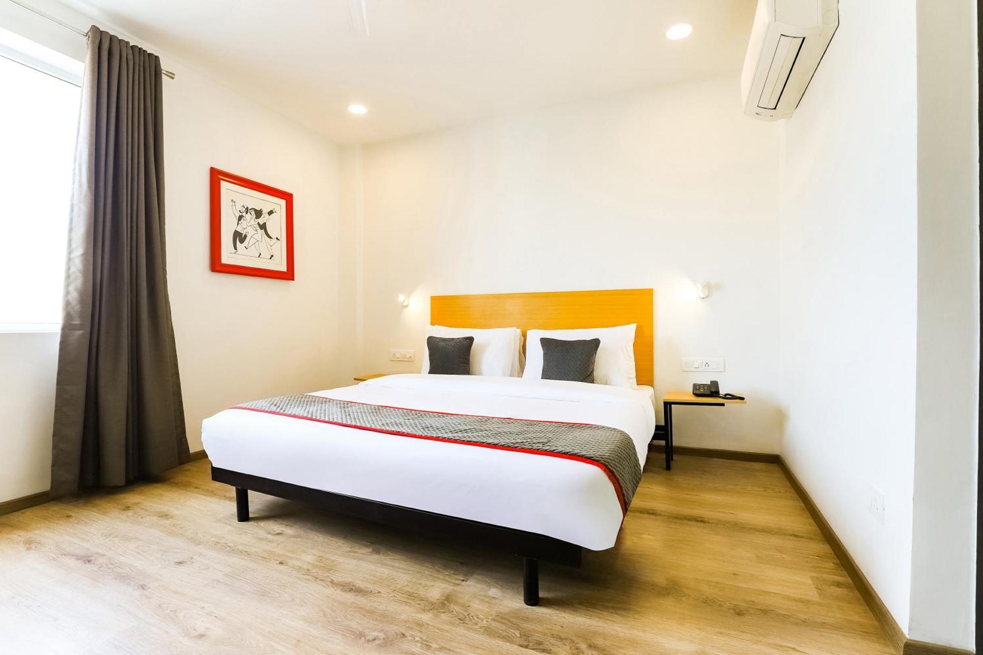 Townhouse Prithvi Resort Near Phoenix Palassio ラクナウ エクステリア 写真