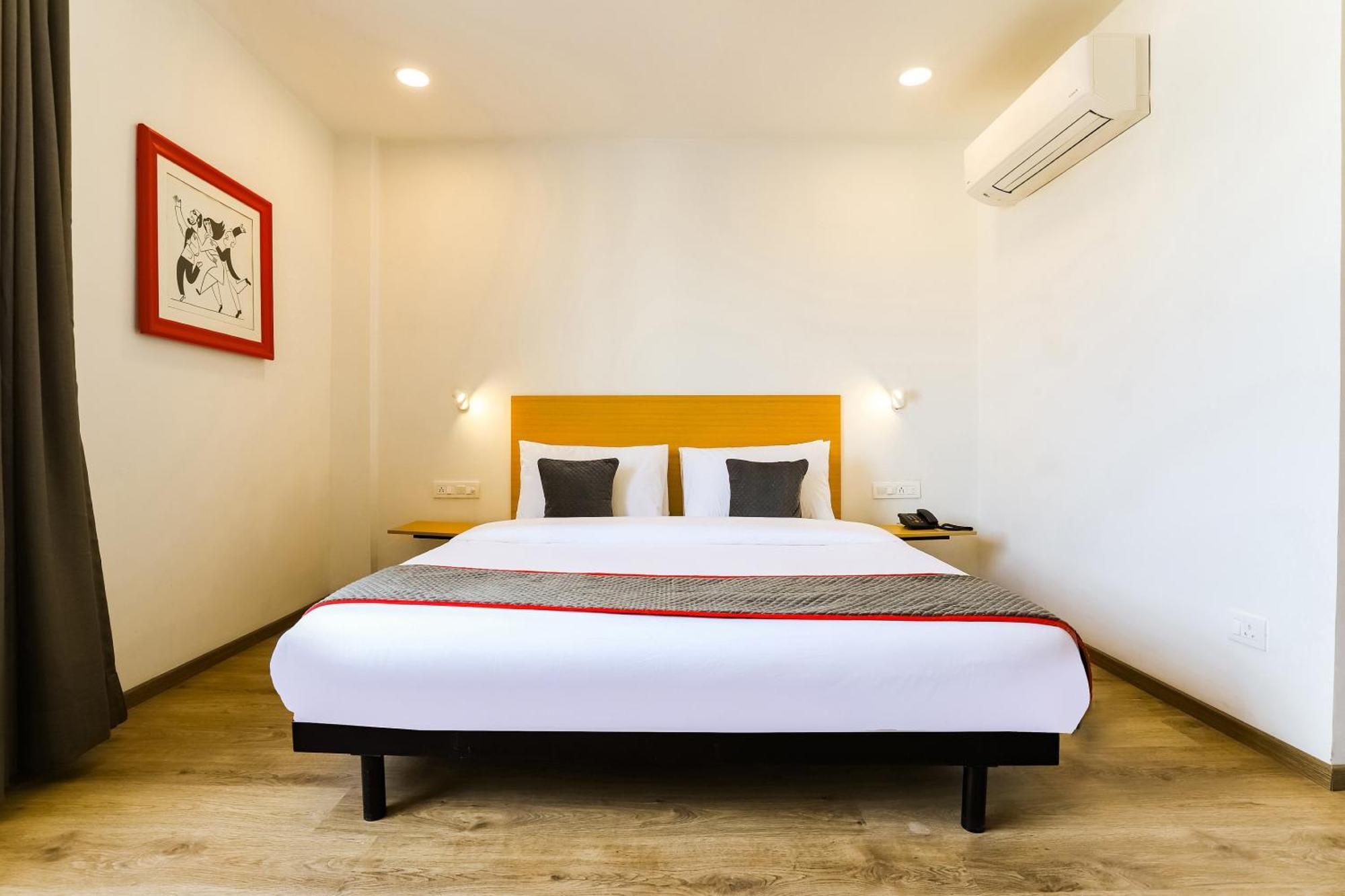 Townhouse Prithvi Resort Near Phoenix Palassio ラクナウ エクステリア 写真